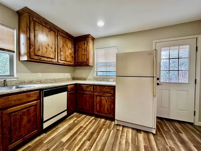 Building Photo - 2/1 Home