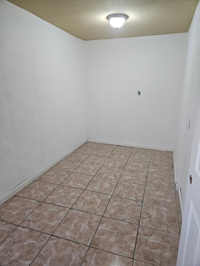 Building Photo - 9324 Croesus Ave