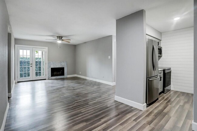 Building Photo - 12500 Sandpiper Dr