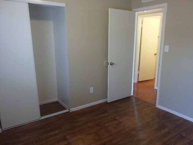 Building Photo - 6313 W Earll Dr