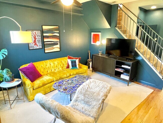 Foto del edificio - Rose City Park Corner Unit, 2-story Townho...