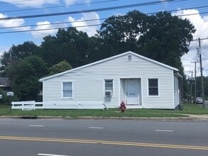 Building Photo - 402 N Broad St