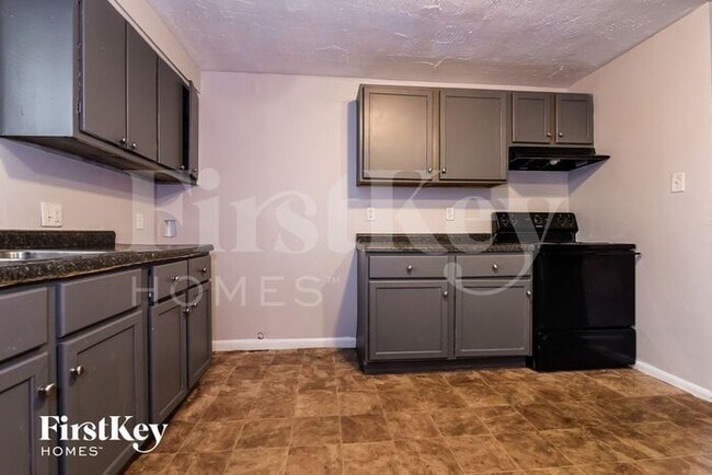 Building Photo - 6616 Oakview Dr N