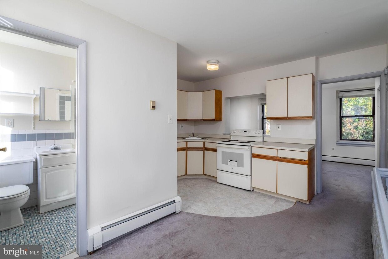 1632 S 4th St Unit 3, Philadelphia, PA 19148 Room for Rent in