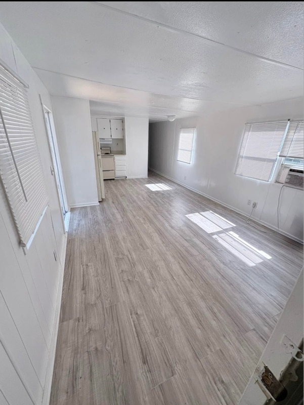 Foto del edificio - 215 Weeks Rd