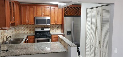 Building Photo - 6914 SW 114th Pl
