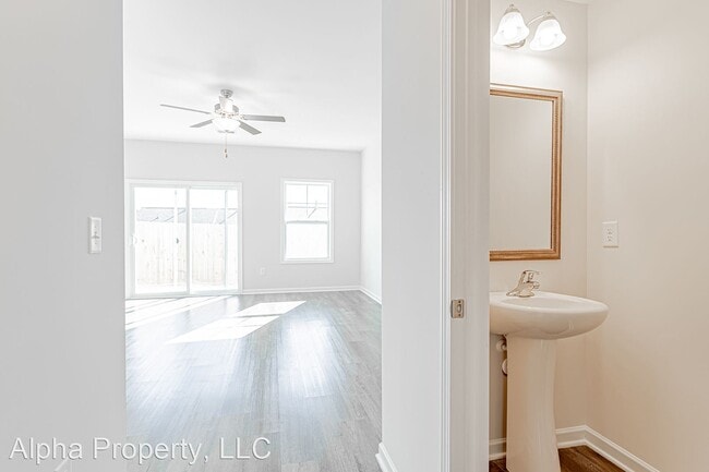 Building Photo - 3 br, 2.5 bath House - 328 Trail Branch Ct