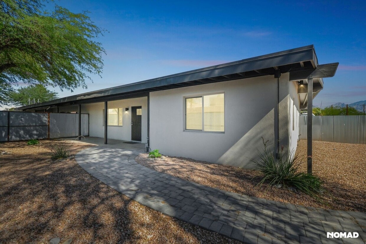 Foto principal - 3555 E 4th St