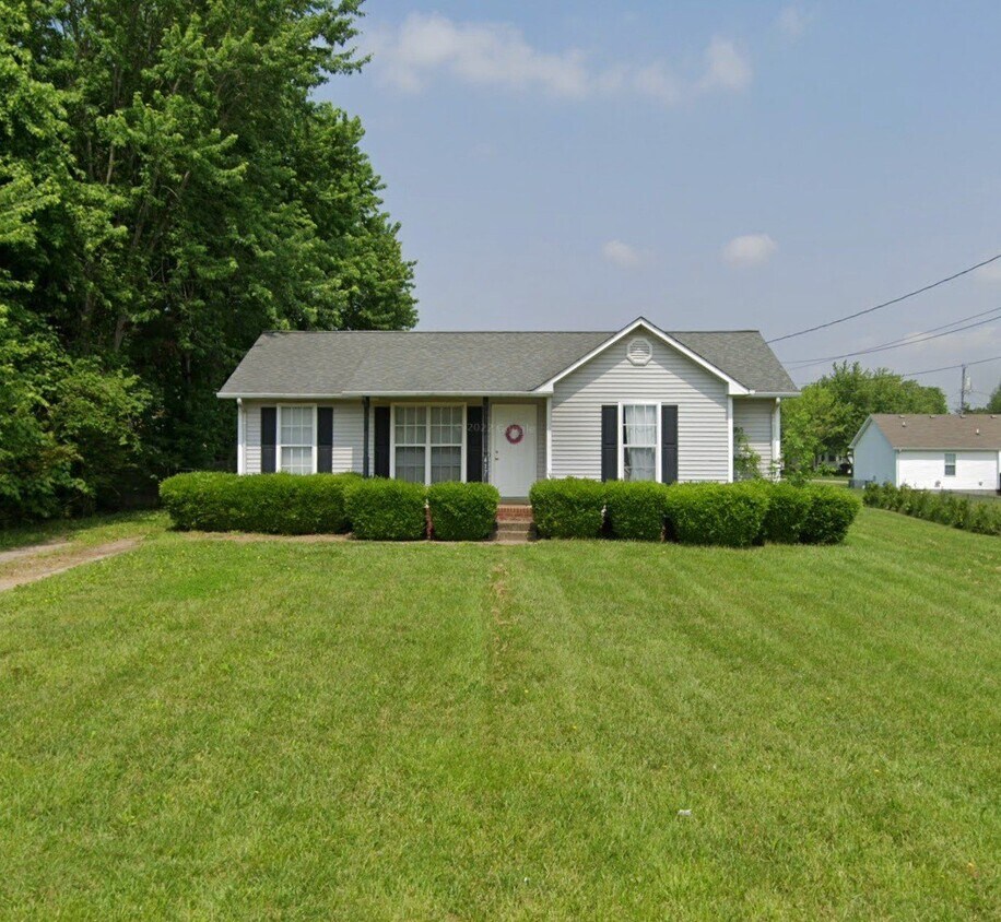 417 Pacific Ave, Oak Grove, KY 42262 Room for Rent in Oak Grove, KY