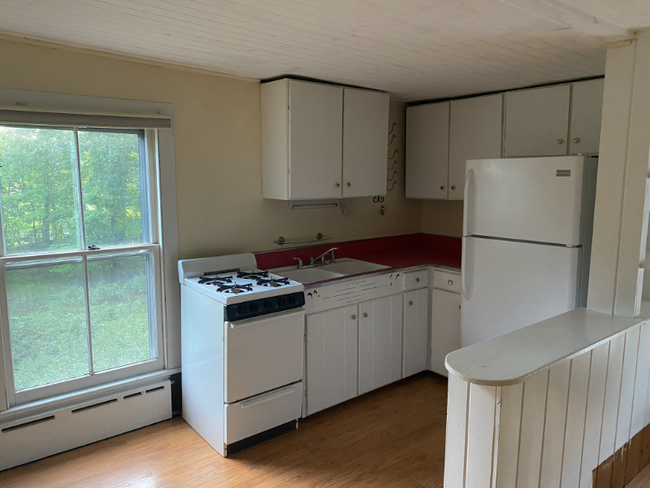 Building Photo - 38 Elting Ave