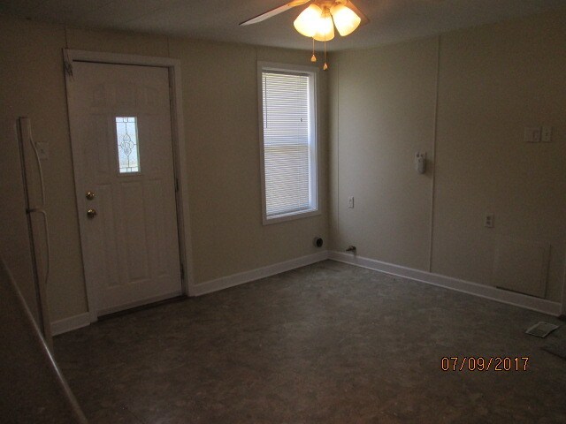Building Photo - 224 Baldwin St