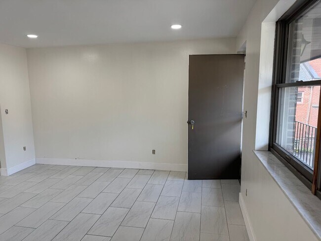 Foto del edificio - 1748 Jancey St