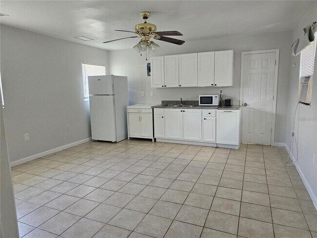 Foto del edificio - 3320 W Cordelia St