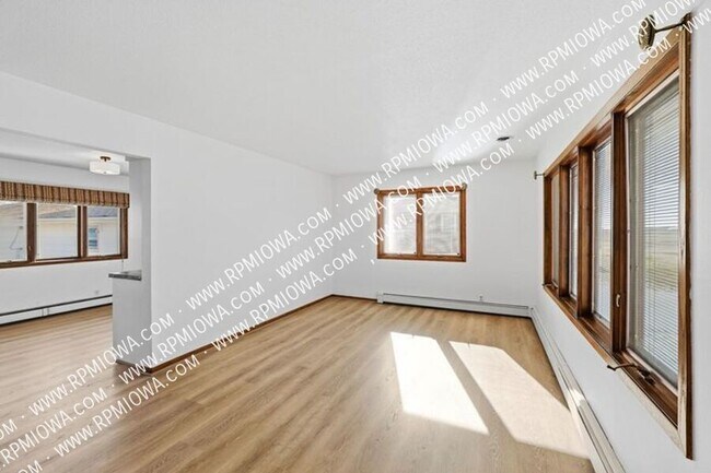 Foto del edificio - 402 S Clark Ave