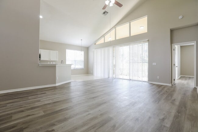 Building Photo - 192 Braemar Ave