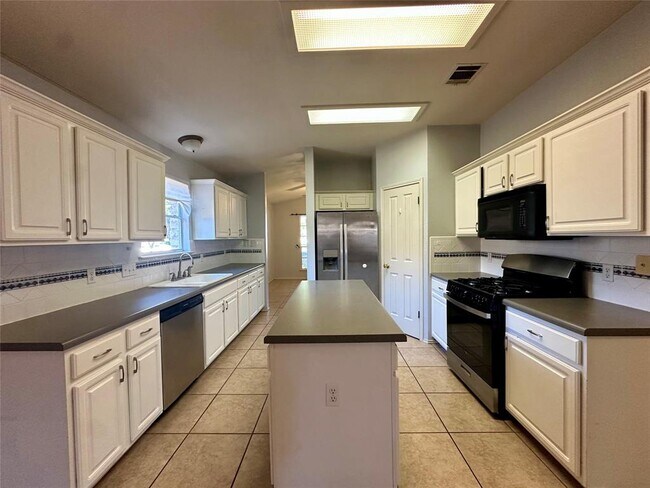 Building Photo - 8117 Osborne Dr