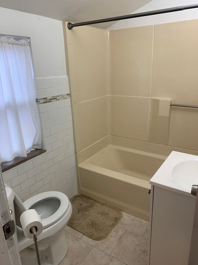 Foto del edificio - Beautiful 3 bedroom 1 bathroom home in Bee...