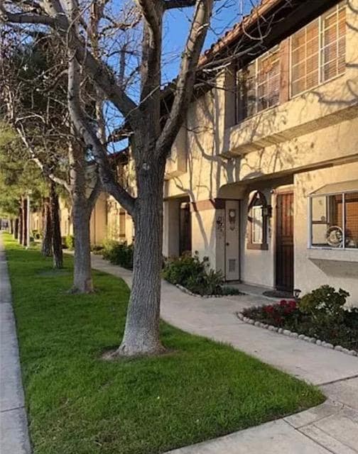 Building Photo - 5622 Las Virgenes Rd