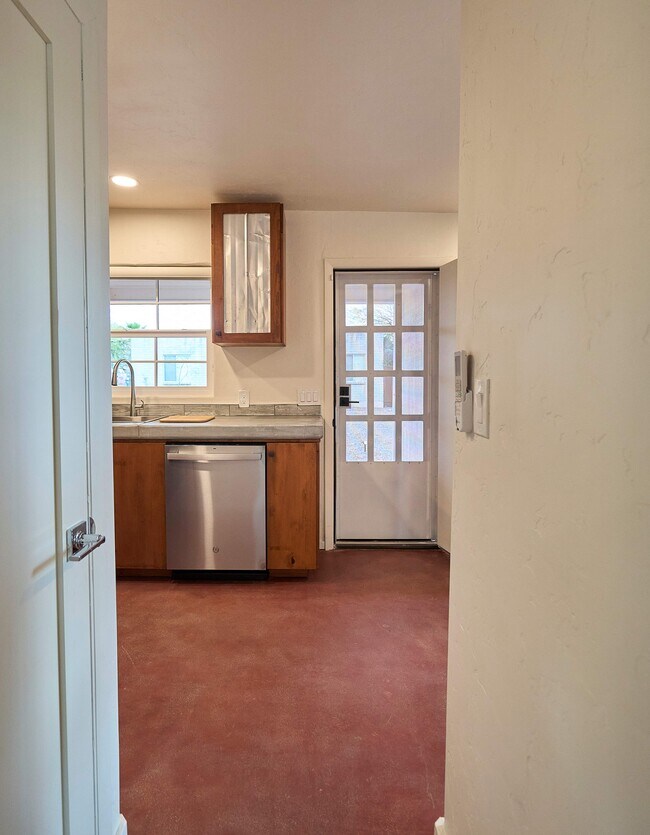 Foto del edificio - 2542 E Seneca St