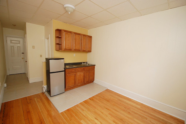 Building Photo - 868 Beacon St