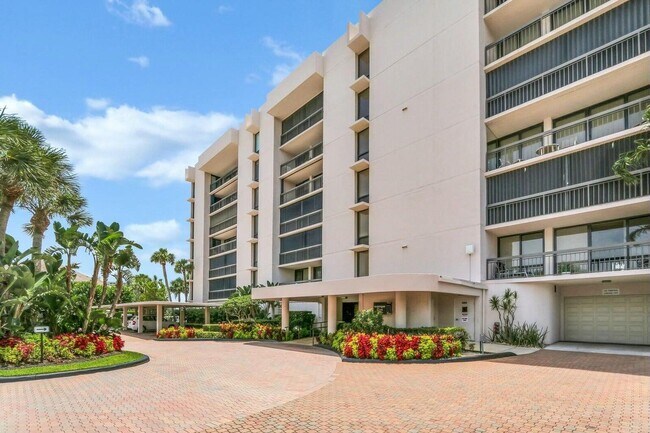 Foto del edificio - 2697 N Ocean Blvd