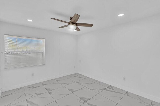Foto del edificio - 2 bedroom in Hollywood FL 33021