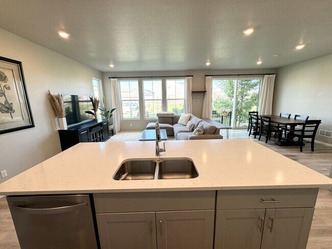 Building Photo - 3 Bedroom Single Family Home in Brighton