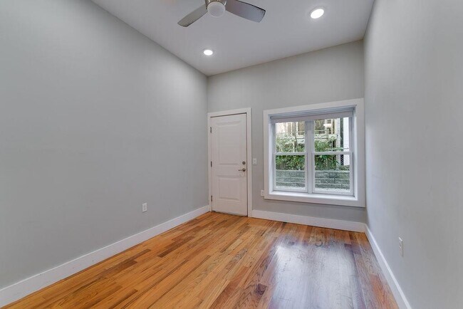 Building Photo - 62 Newkirk St