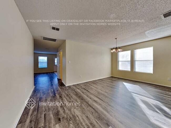 Foto del edificio - 4419 Cedar Crest Dr