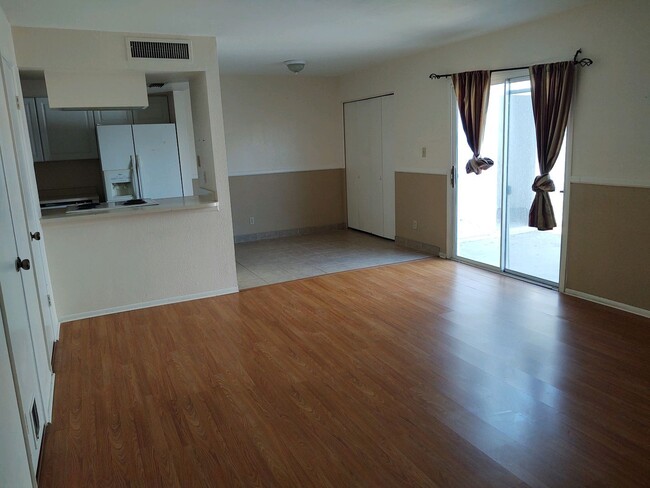 Foto del edificio - Town home on 47 Dr
