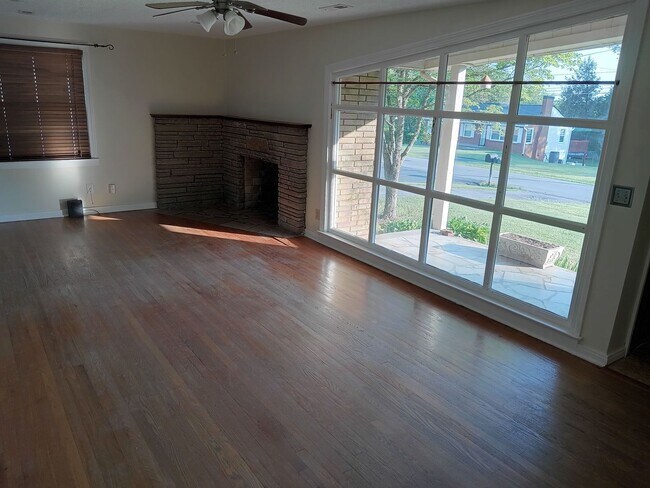 Foto del edificio - 3 Bedroom / 1 Bath Home - Johnson City, TN