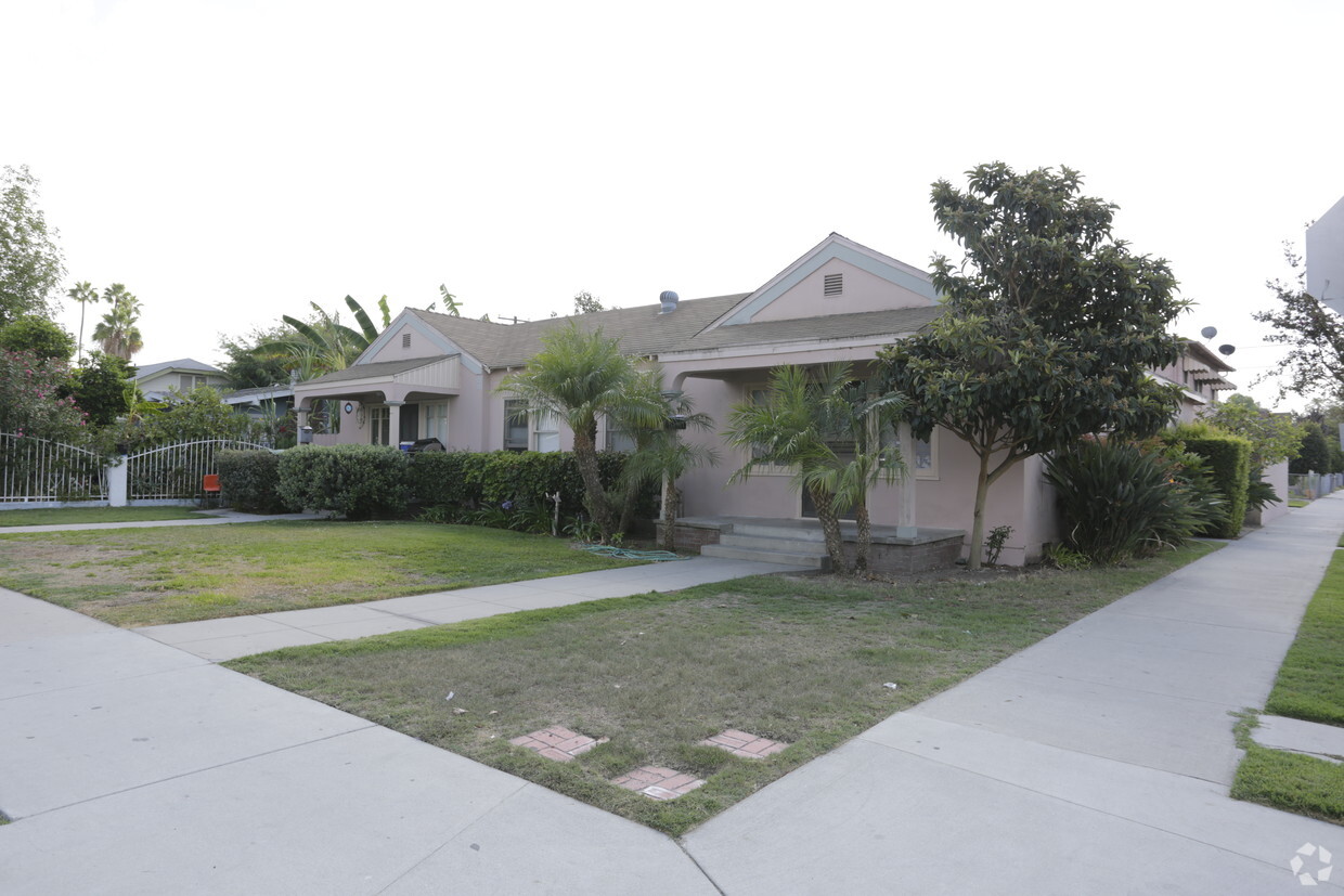 Primary Photo - Wilhelmina Apartments
