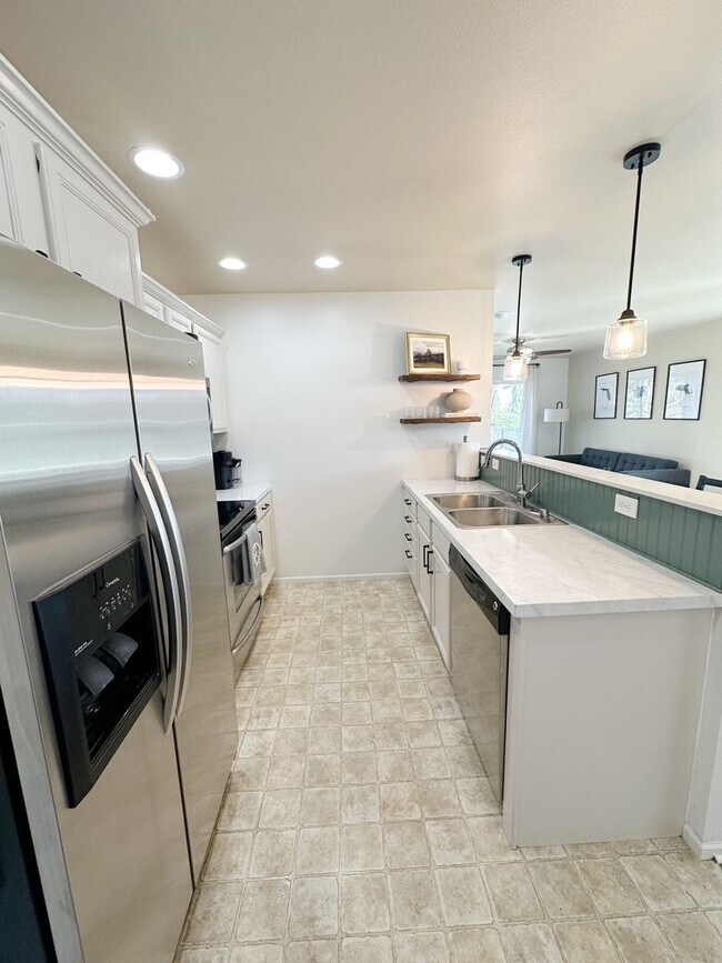 Foto del edificio - Great 3 Bedroom Home. Close to Schools, Fe...