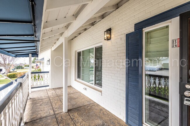 Foto del edificio - 3 Bedroom/2 Bath Home Near Panorama Bluffs and Garces High School - $2750 Per Month!