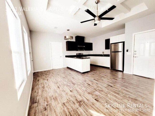 Building Photo - 3911 Valeria St