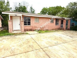 Building Photo - 1827 E Highland Blvd