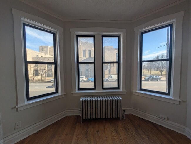 Foto del edificio - 1542 N Kedzie Ave