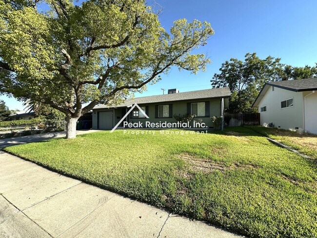 Foto del edificio - North Highlands 3bd/1.5ba House with 1 Car Garage