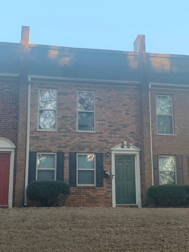 Photo - 225 Winding River Dr (Sandy Springs, GA)