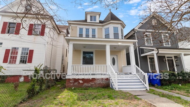 Photo - 417 W 30th St House