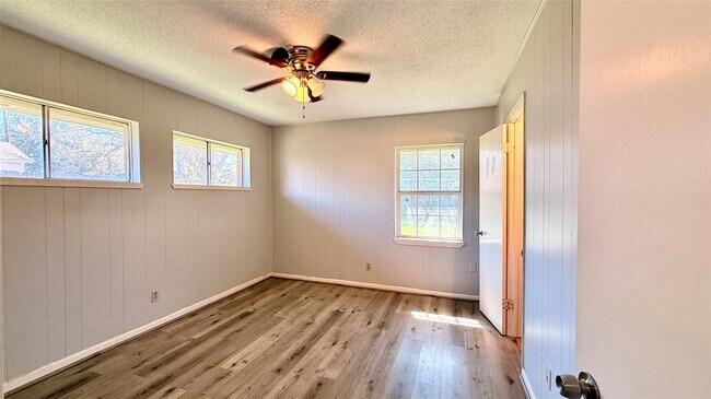 Foto del edificio - 10502 Ambursen St