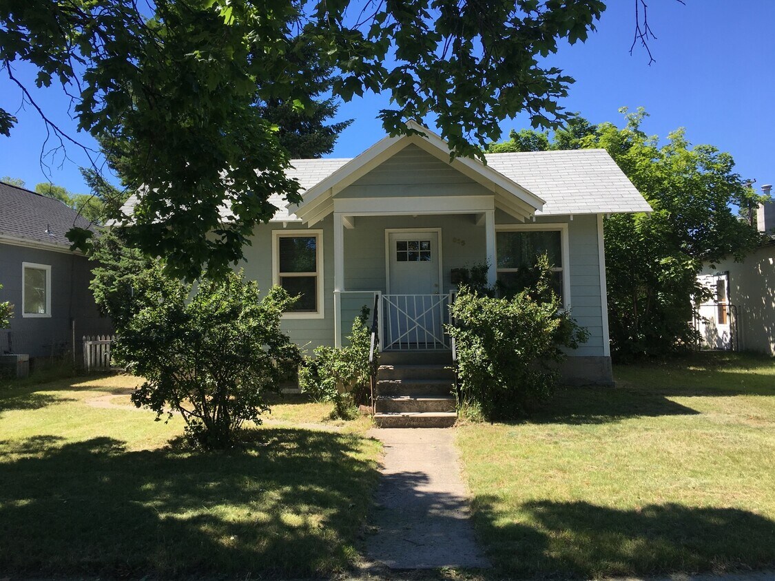 Primary Photo - One Bedroom Plus Home Centrally located in...