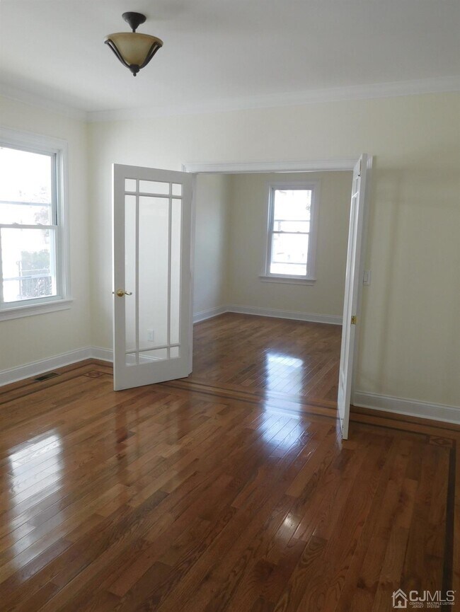 Foto del edificio - 124 Louis St