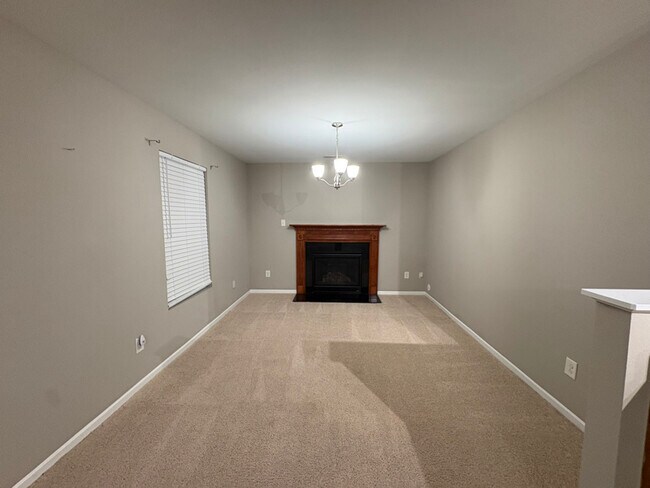 Building Photo - 722 Sinclair Dr