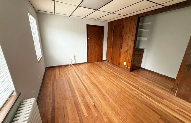 Foto del edificio - 960 Ludlow Ave