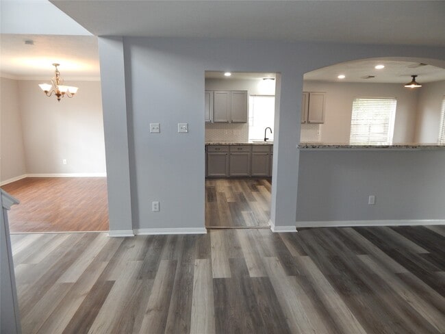 Foto del edificio - 3030 Rainmont Ln