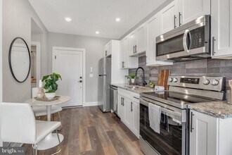 Building Photo - 1924 N Front St