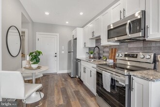 Building Photo - 1924 N Front St