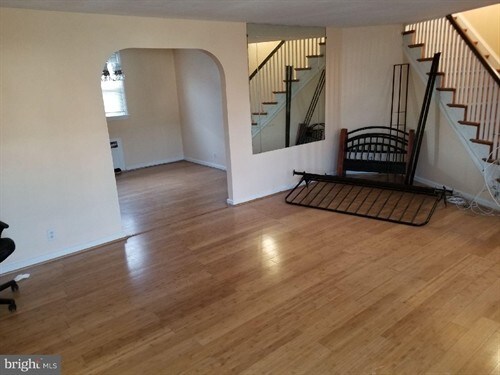 Building Photo - Row/Townhouse, Traditional - UPPER DARBY, PA