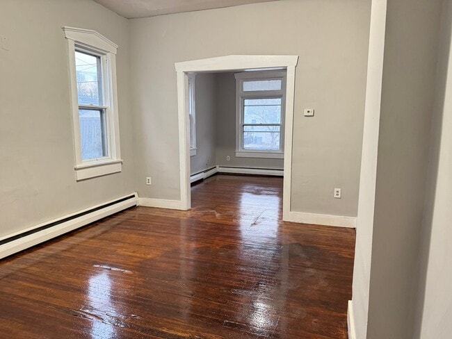 Foto del edificio - 2 Bedroom 2 Bathroom w/ Bonus room in Brownstown!